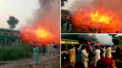 VIDEO: 62 killed in Northeast Pakistan train fire