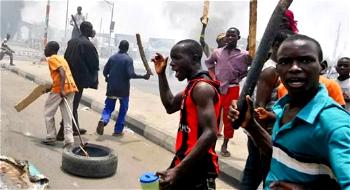 Gunshots as rival cult groups clash at Obalende, Lagos