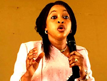 Educationist stresses importance of reviewing curriculum