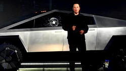 Musk uses demand data to guide Cybertruck pricing in limited-time offer