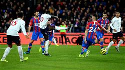 Crystal Palace 1-2 Liverpool: Leaders escape with dramatic victory