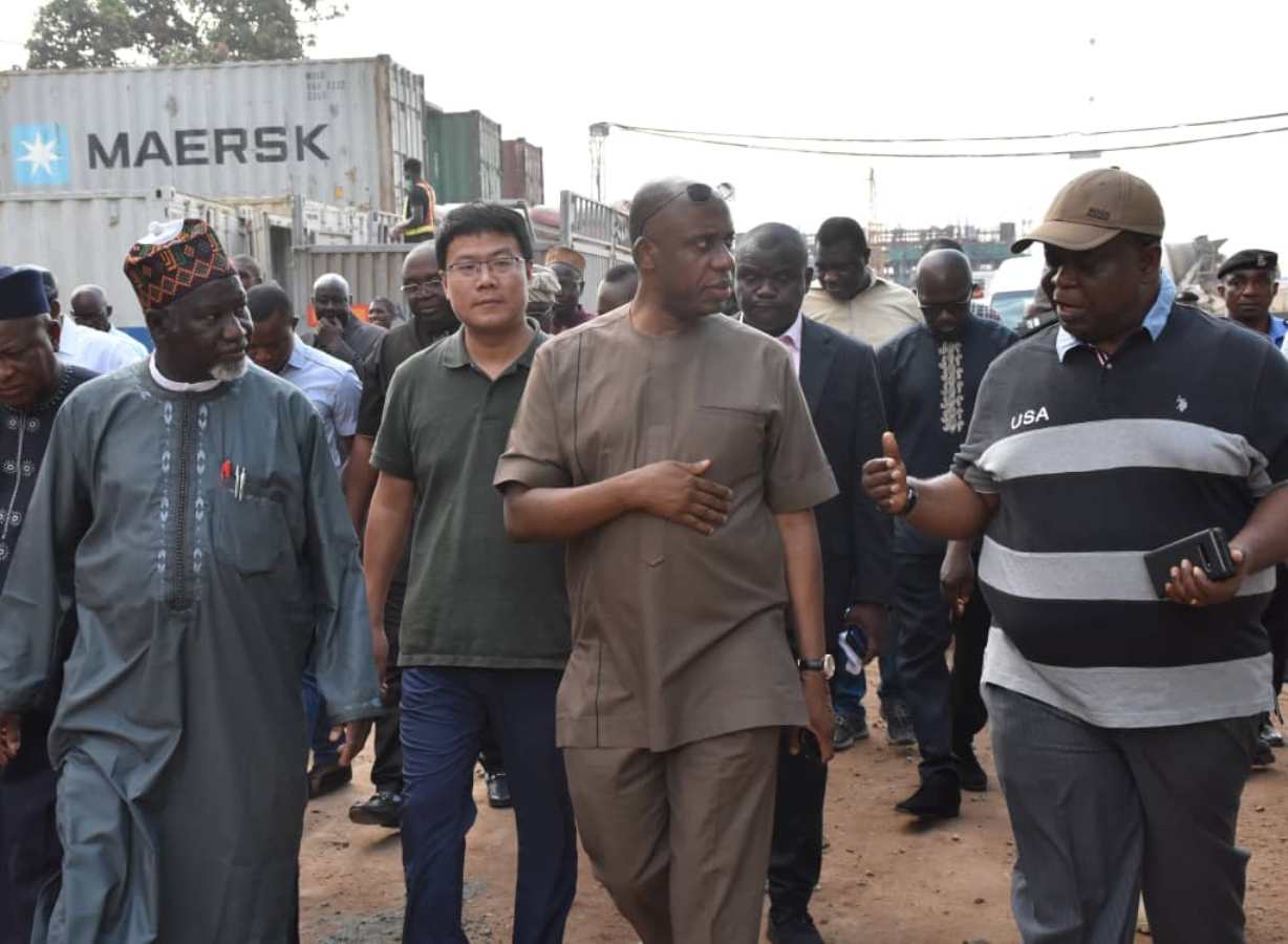 We’ll deliver Lagos-Ibadan standard rail line by April ― Amaechi