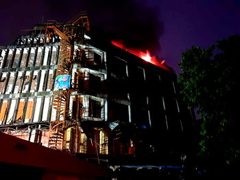 Day 2: Balogun Market fire still raging, policeman, one other die (Video)