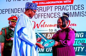 Buhari’s integrity award: How Presidency traced Airport Cleaner who returned over N40m