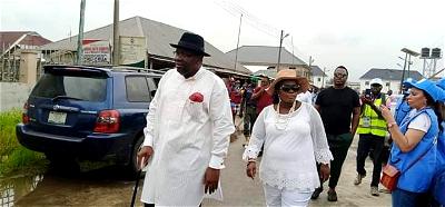 #Bayelsa Election Update: Governor Dickson, wife, arrive at polling unit