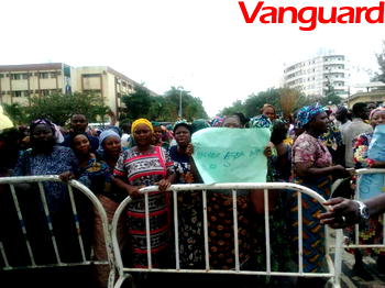 Fruits traders protest in Lagos over demolition of Ikosi/Isheri market