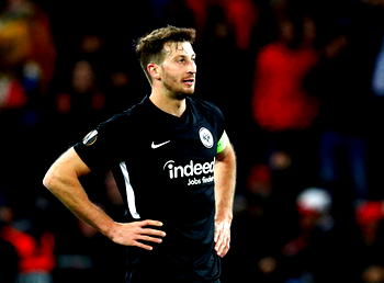 Frankfurt’s Abraham banned for seven weeks for barging over Freiburg’s coach