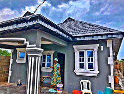 Qdot gifts mum house on her birthday