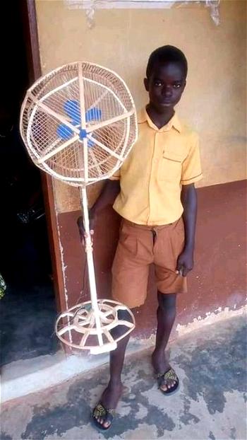 Nigerians praise teenage boy who built wooden standing fan