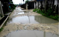 BAD ROADS: We park our cars, trek home, Ekpan residents grumble