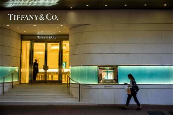 Luxury fashion giant LVMH to buy Tiffany for $16.2B
