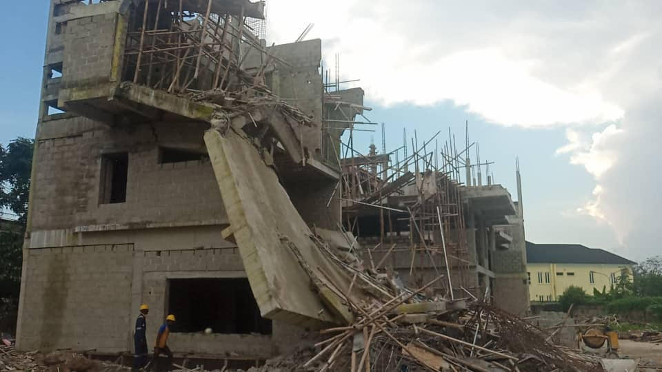 UPDATED: One feared dead, four rescued as two storey building collapses in Lagos