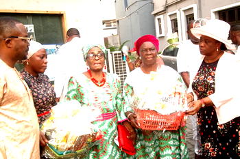 Christmas Celebration: First Lady, Aisha Buhari reaches out to the poor