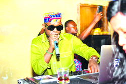 MTN House Invasion: DJ Spinall, Zoro sound the ‘Ogene’ for lucky fan