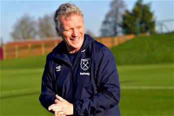 Moyes asks why fans can watch West Ham in cinema but not stadium