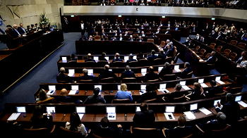 Israeli parliament set to dissolve itself, head into third elections