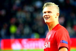 Borussia Dortmund sign teen striking prodigy Haaland