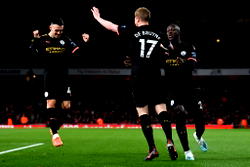 Man City crush Arsenal, Spurs grab late win at Wolves