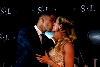 Barcelona’s Suarez renews wedding vows, with Messi on guest list
