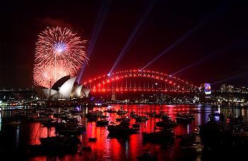 New Year: Smoky Sydney to kick off parties with fireworks