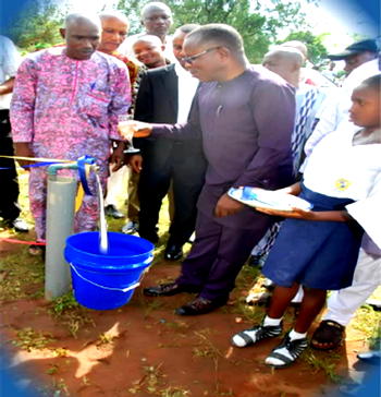 NGS, Nsukwa alumni commissions borehole, equip laboratory