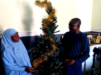 Yuletide: Muslim woman decorates CAN chairman’s house in Kaduna with Christmas tree