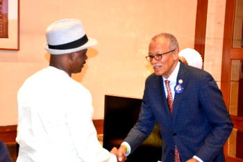 Remember who you are, U.S. senator tells Nigerians, other Africans