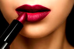 SHOCKING: See what the shape of your lips says about you