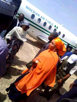 Nigerians kick as Buhari’s daughter arrives Bauchi in Presidential Jet