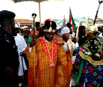 Buhari greets Amanyanabo of Kalabari at 90