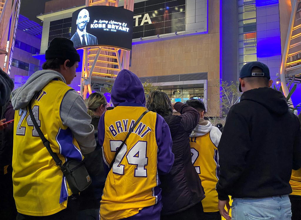 Replica Jersey of Kawhi Leonard of San Antonio Spurs Editorial