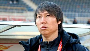 China replaces Lippi with ex-Everton player Li Tie