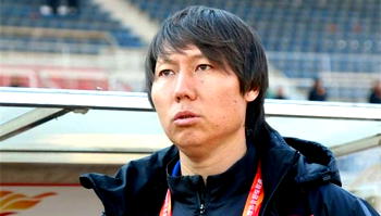 China replaces Lippi with ex-Everton player Li Tie