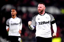 Rooney makes winning debut with Derby