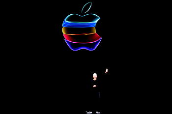 Apple tops Saudi Aramco as world’s most valuable company
