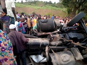 Two die in Ogun autocrash