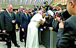 JUST IN: Pope Francis kisses Nun in public