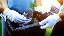 Kuwait teaches how to produce fuel from plastic waste