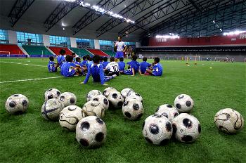 Football chiefs ban heading in training for young children