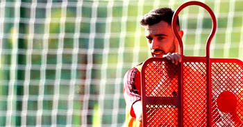 Solskjaer names six things that impress him about Fernandes
