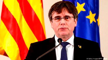 Exiled Spanish leader issues independence call near border