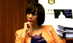 US female ex-mayor sentenced to three years for fraud