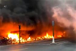 Anti-Congo regime protesters set fires in Paris