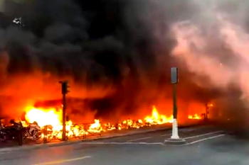 Anti-Congo regime protesters set fires in Paris