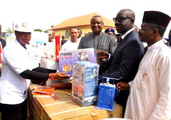 FG commends Obaseki as over 5,000 Edo residents get jobs, micro credit