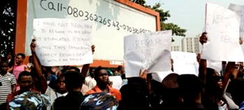 Protesters storm Lagos marathon venue over Okada ban (Photos)