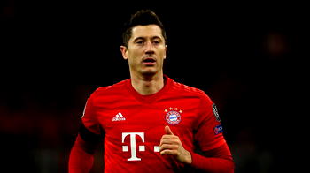 Lewandowski hits hat-trick as Bayern Munich rout Frankfurt