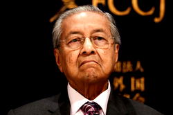 Malaysian king hits back at resigned-PM, Mahathir amid crisis