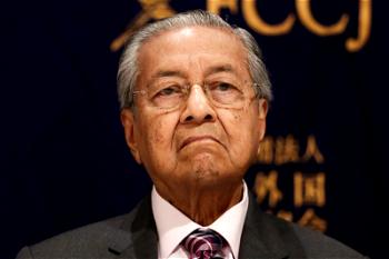 Malaysian king hits back at resigned-PM, Mahathir amid crisis