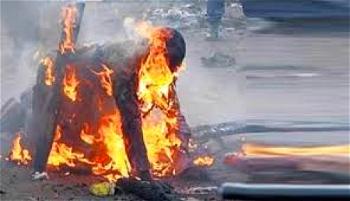 Mob set man ablaze for stealing fowl in Calabar